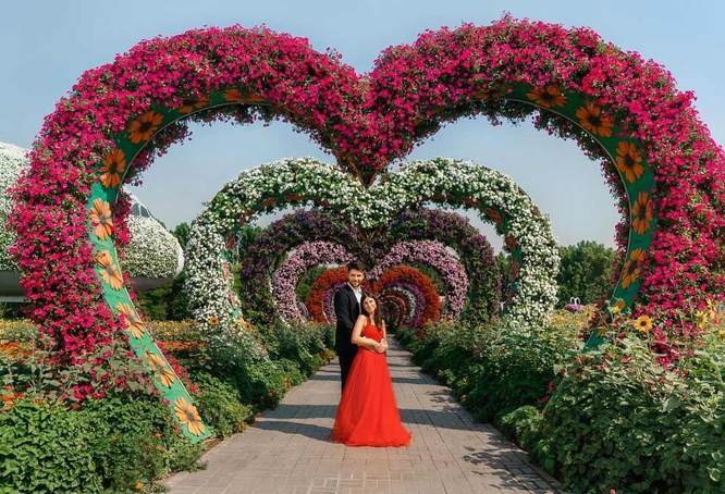 Miracle Garden Dubai: Complete Guide of Floral Wonderland of Dubai 10 couples